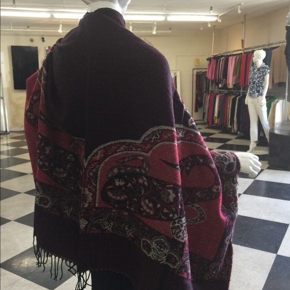 🍭NWT VERTIGO Pattern Tassel Poncho Shawl Cape 🍬 - Picture 4 of 7